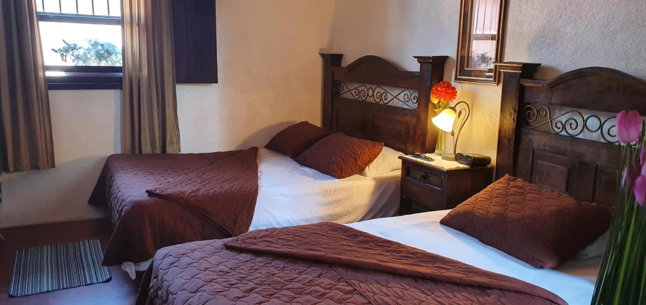 Bed and Breakfast Parrot House Antigua Exterior foto