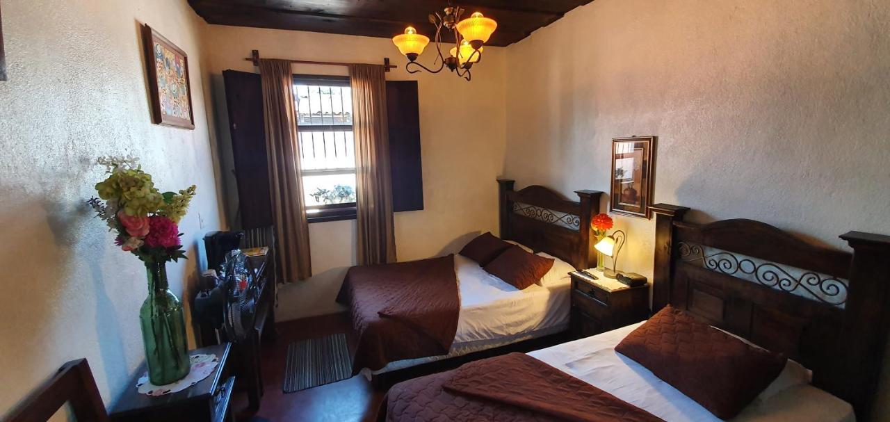 Bed and Breakfast Parrot House Antigua Exterior foto